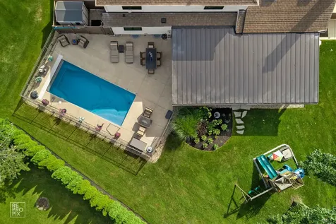 392 Crestwood Court Wood Dale IL 60191