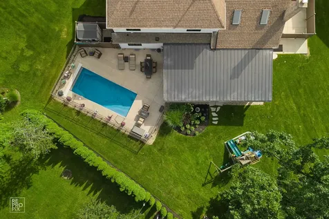 392 Crestwood Court Wood Dale IL 60191