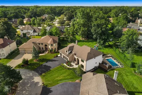 392 Crestwood Court Wood Dale IL 60191