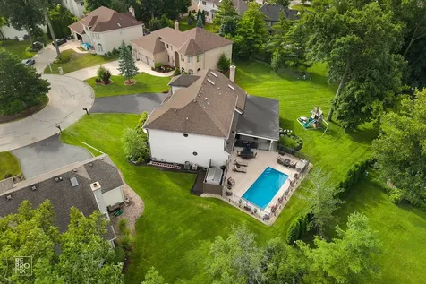 392 Crestwood Court Wood Dale IL 60191