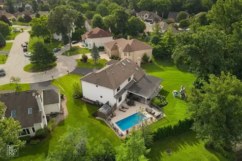392 Crestwood Court Wood Dale IL 60191
