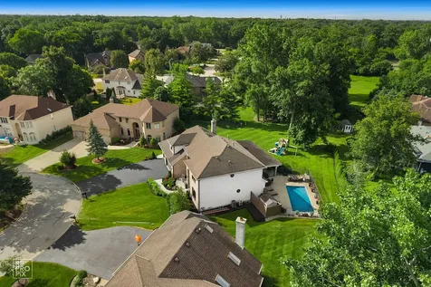392 Crestwood Court Wood Dale IL 60191