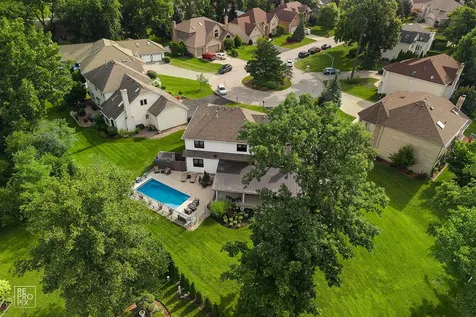 392 Crestwood Court Wood Dale IL 60191