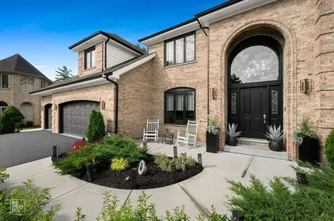 392 Crestwood Court Wood Dale IL 60191
