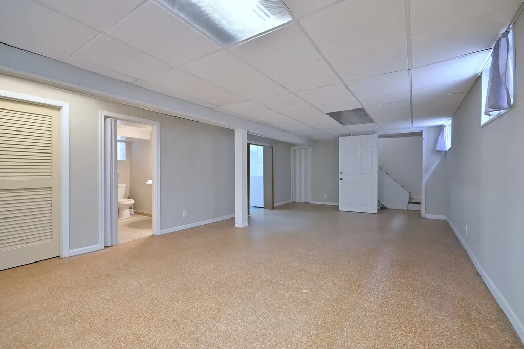 11121 South Ewing Avenue Chicago IL 60617