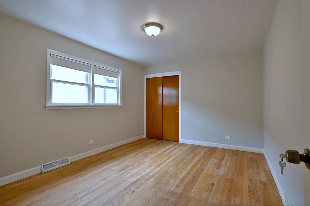 11121 South Ewing Avenue Chicago IL 60617