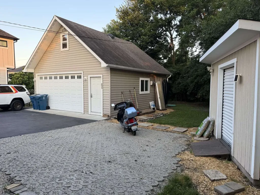 466 North Ridgeland Avenue Elmhurst IL 60126
