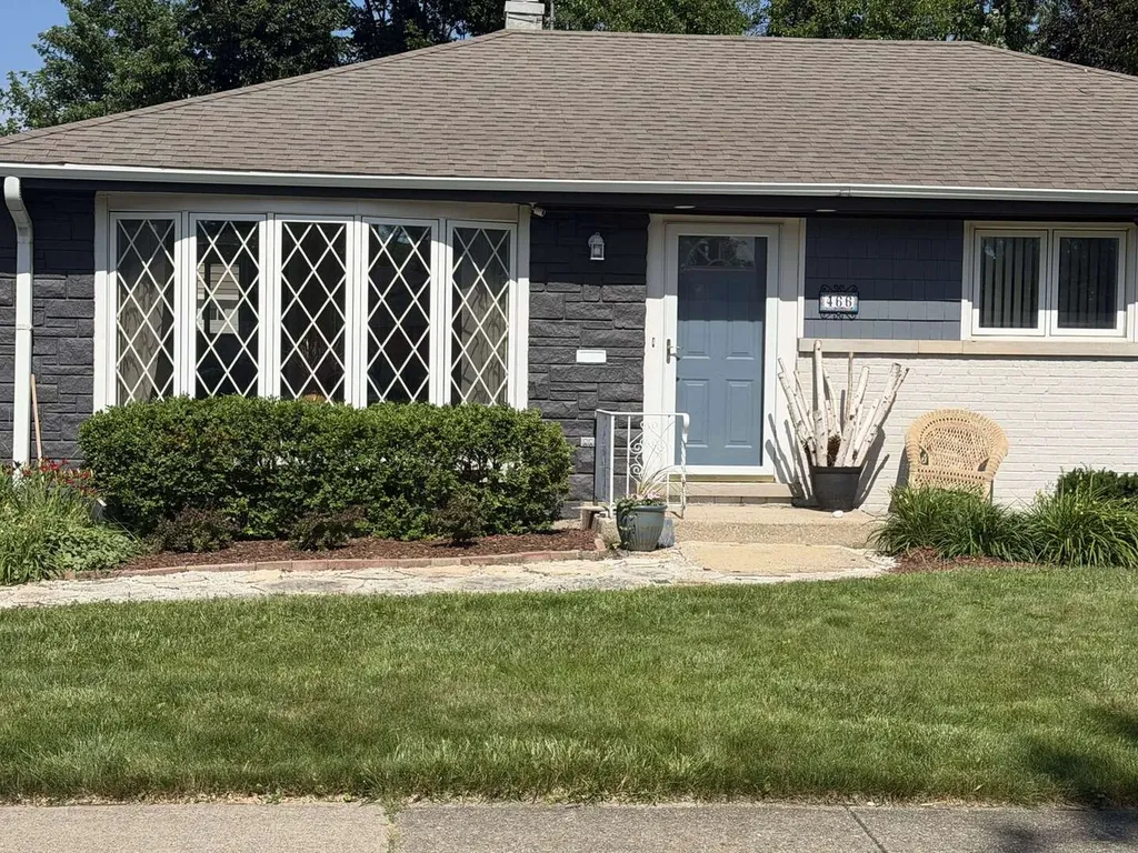 466 North Ridgeland Avenue Elmhurst IL 60126
