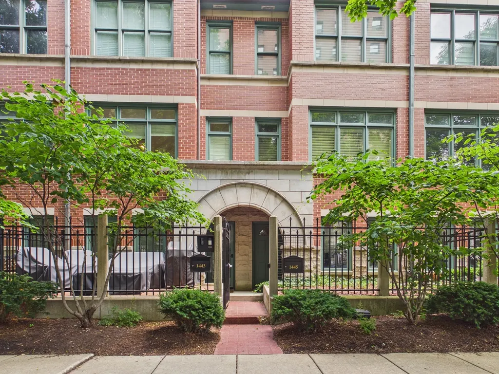 1445 South Indiana Avenue Chicago IL 60605