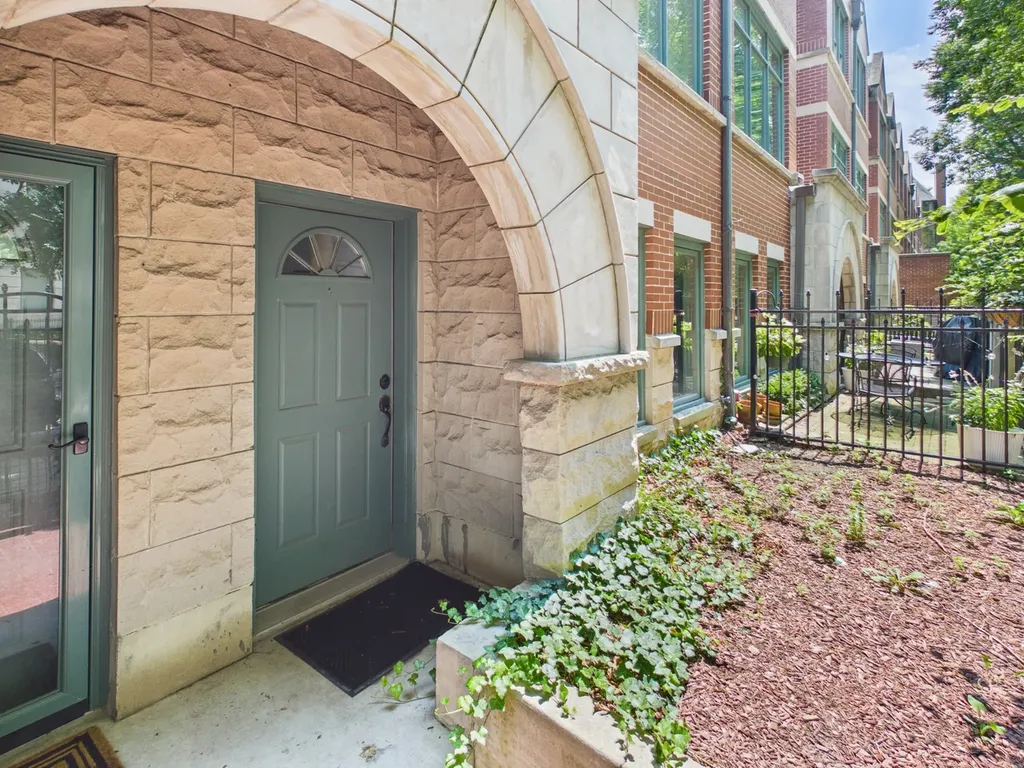 1445 South Indiana Avenue Chicago IL 60605