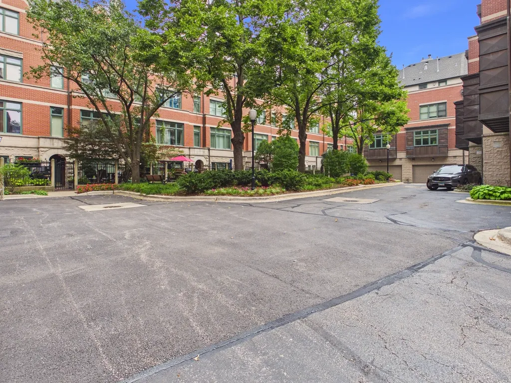 1445 South Indiana Avenue Chicago IL 60605