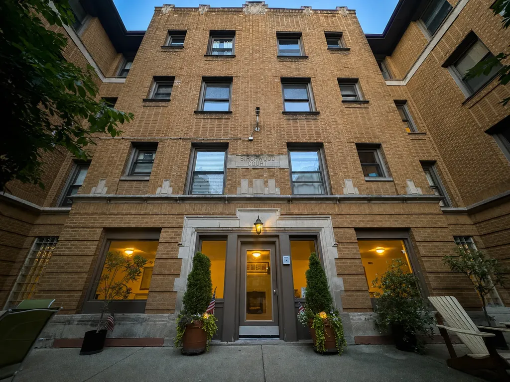 7715 North Hermitage Avenue Chicago IL 60626