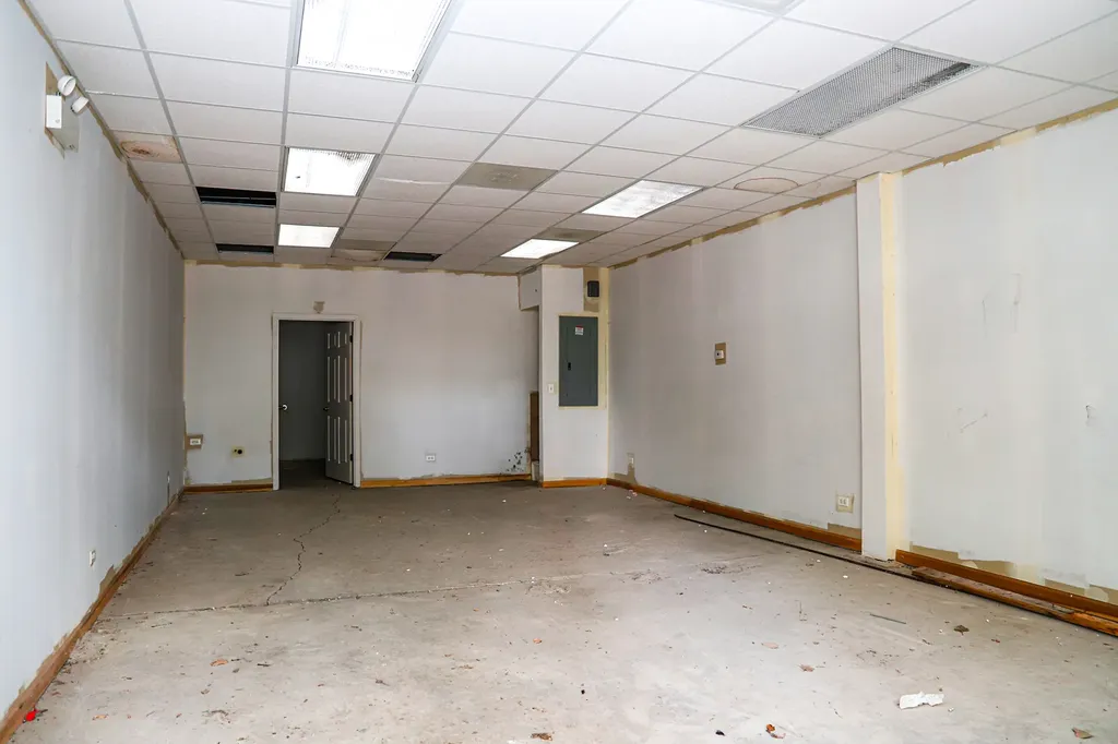 2418 West Cermak Road Chicago IL 60608