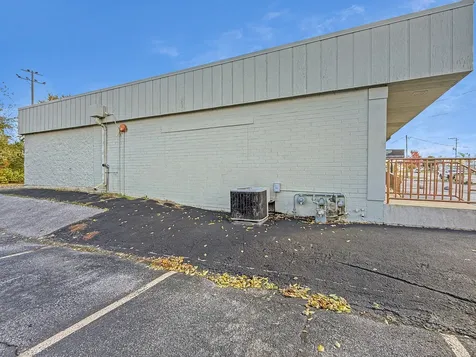 2904 West Il Route 120 Mchenry IL 60051