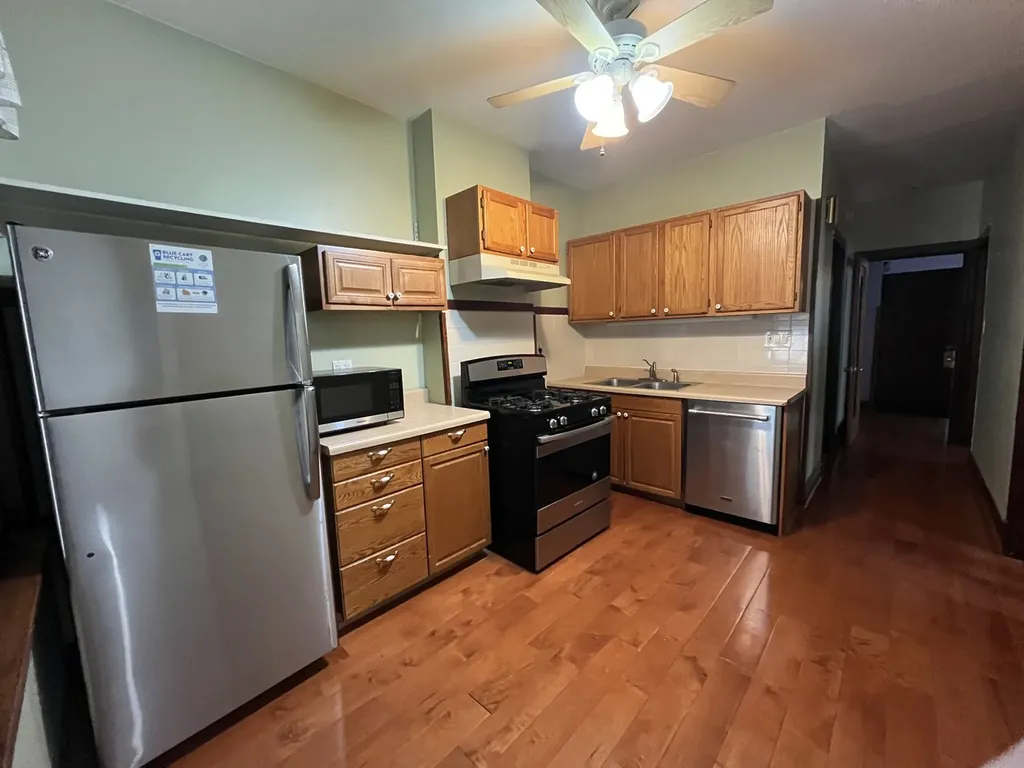 3714 North Hermitage Avenue Chicago IL 60613