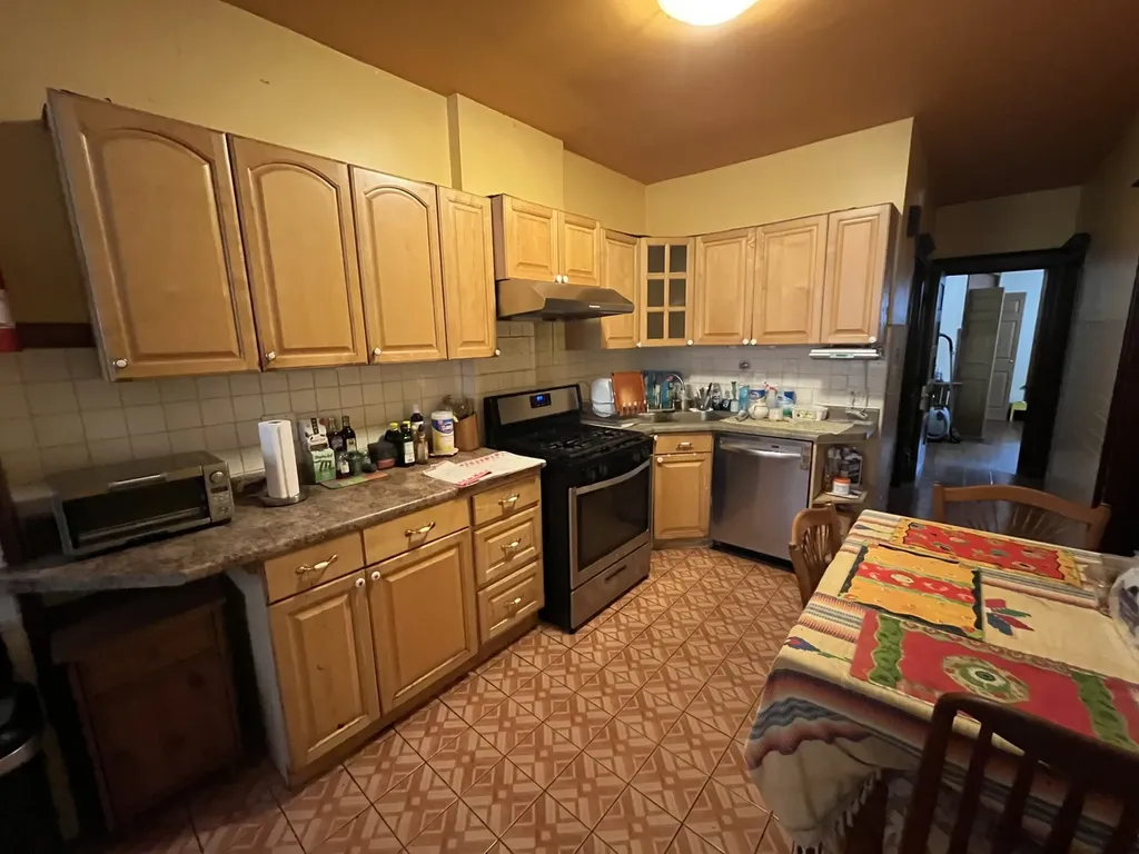 3714 North Hermitage Avenue Chicago IL 60613