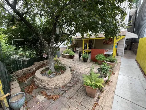 3714 North Hermitage Avenue Chicago IL 60613