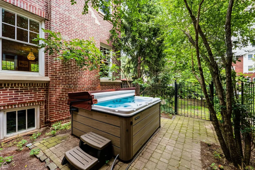 4900 South Kimbark Avenue Chicago IL 60615