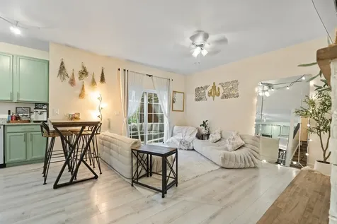 1045 Silver Hill Circle Joliet IL 60432