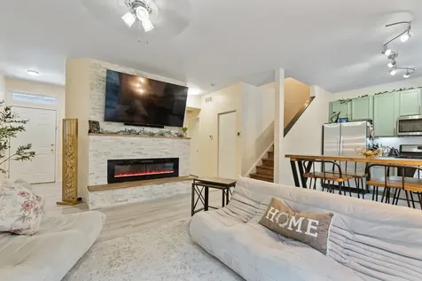 1045 Silver Hill Circle Joliet IL 60432