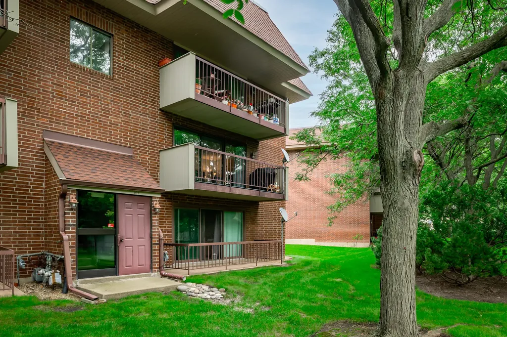 151 East Janata Boulevard Lombard IL 60148