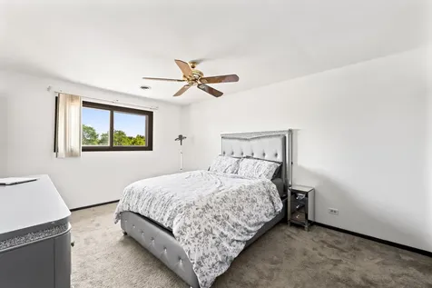 6815 Brementowne Drive Tinley Park IL 60477