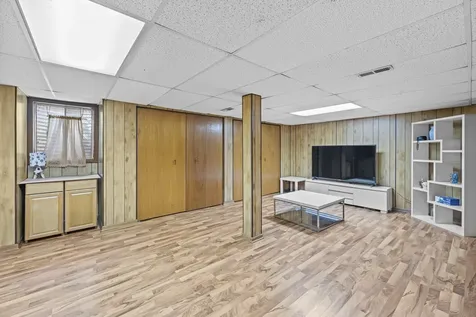 6815 Brementowne Drive Tinley Park IL 60477