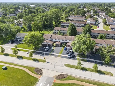 6815 Brementowne Drive Tinley Park IL 60477