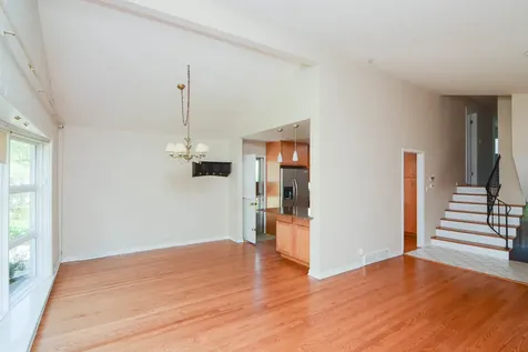 8117 Central Avenue Morton Grove IL 60053