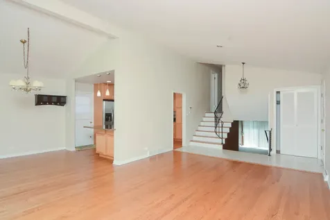 8117 Central Avenue Morton Grove IL 60053