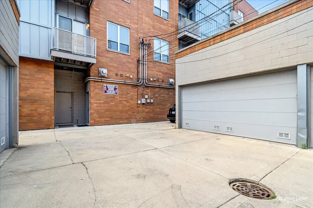 1725 North Western Avenue Chicago IL 60647
