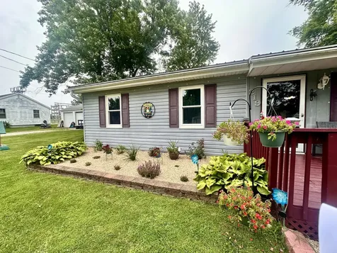 219 Scott Street Chenoa IL 61726