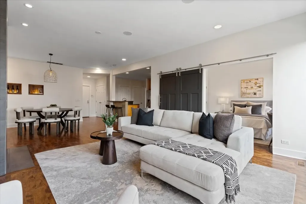 1850 West Division Street Chicago IL 60622