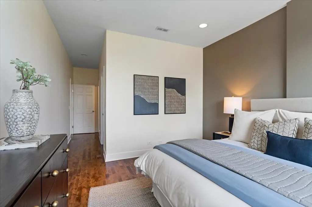 1850 West Division Street Chicago IL 60622