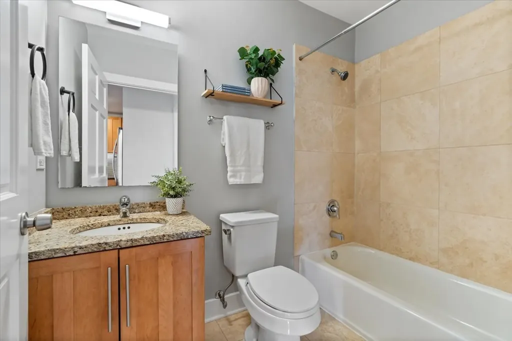 1850 West Division Street Chicago IL 60622