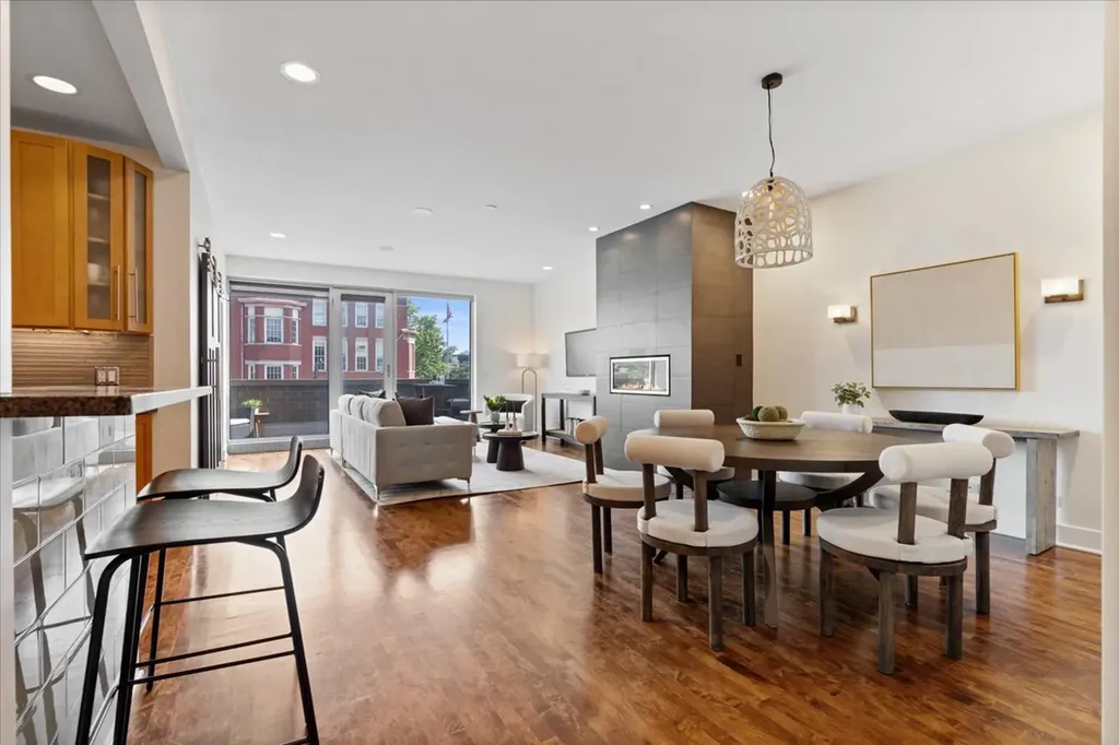 1850 West Division Street Chicago IL 60622