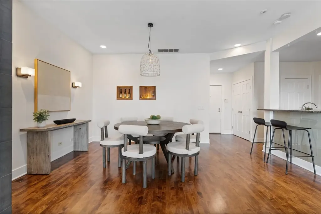 1850 West Division Street Chicago IL 60622