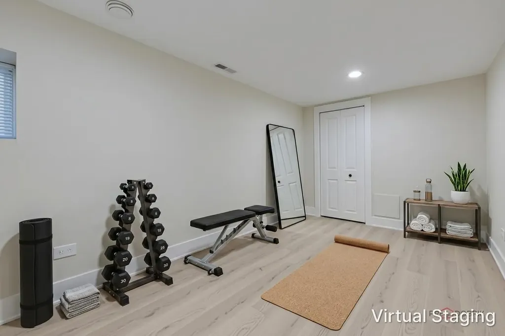5748 West Eastwood Avenue Chicago IL 60630