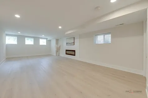 5748 West Eastwood Avenue Chicago IL 60630