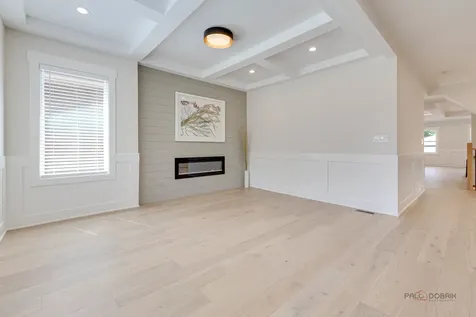 5748 West Eastwood Avenue Chicago IL 60630