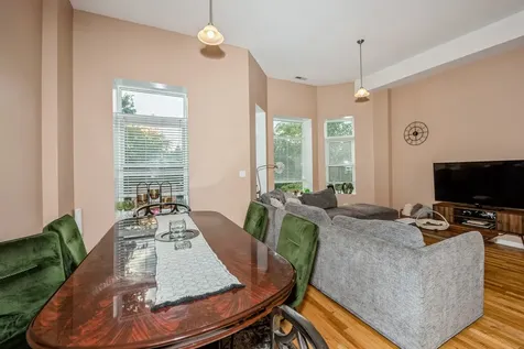 3549 South King Drive Chicago IL 60653