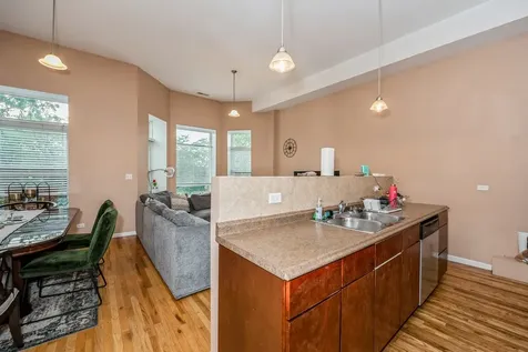 3549 South King Drive Chicago IL 60653