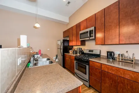 3549 South King Drive Chicago IL 60653