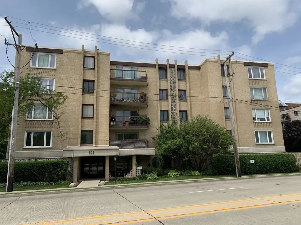 900 South River Road Des Plaines IL 60016