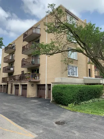 900 South River Road Des Plaines IL 60016