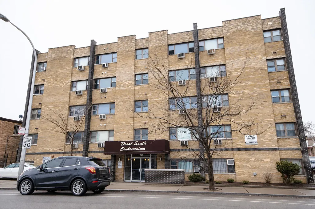 7854 South South Shore Drive Chicago IL 60649