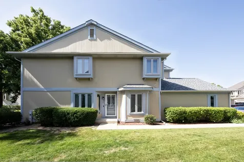 329 Redwing Drive Deerfield IL 60015