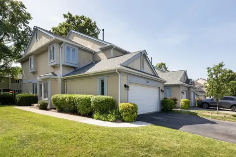 329 Redwing Drive Deerfield IL 60015