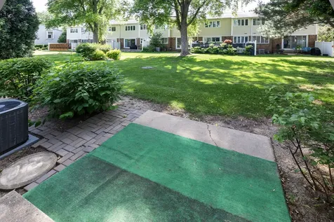 329 Redwing Drive Deerfield IL 60015