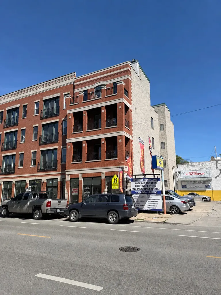 1832 West Belmont Avenue Chicago IL 60657